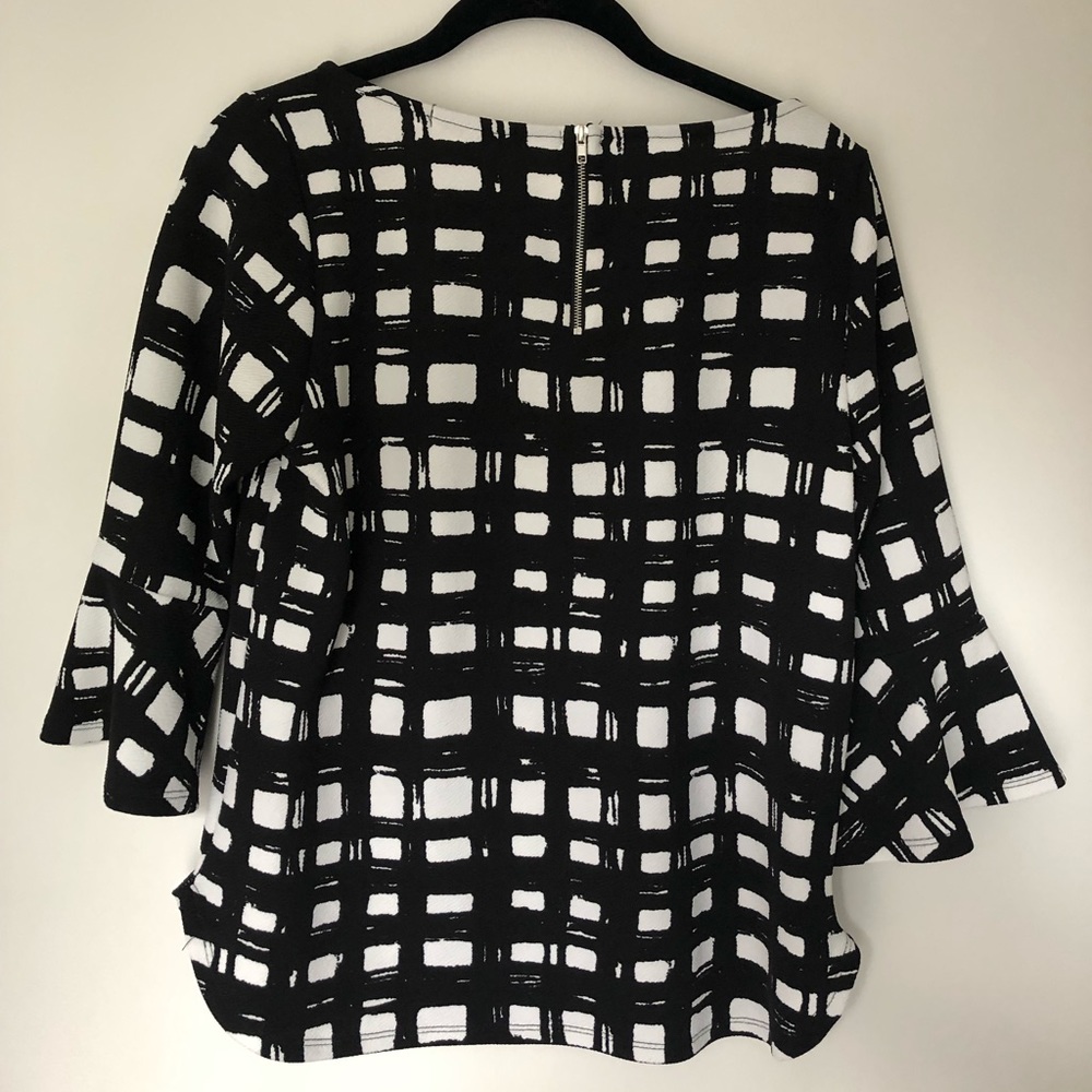 Black & White Long Sleeve Print Pattern Blouse - Picture 2 of 2